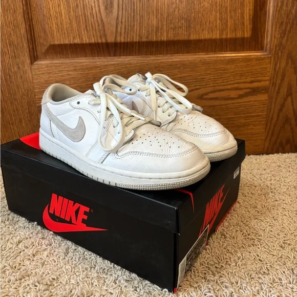 WMNS AIR JORDAN 1 LOW OG - Picture 4 of 7